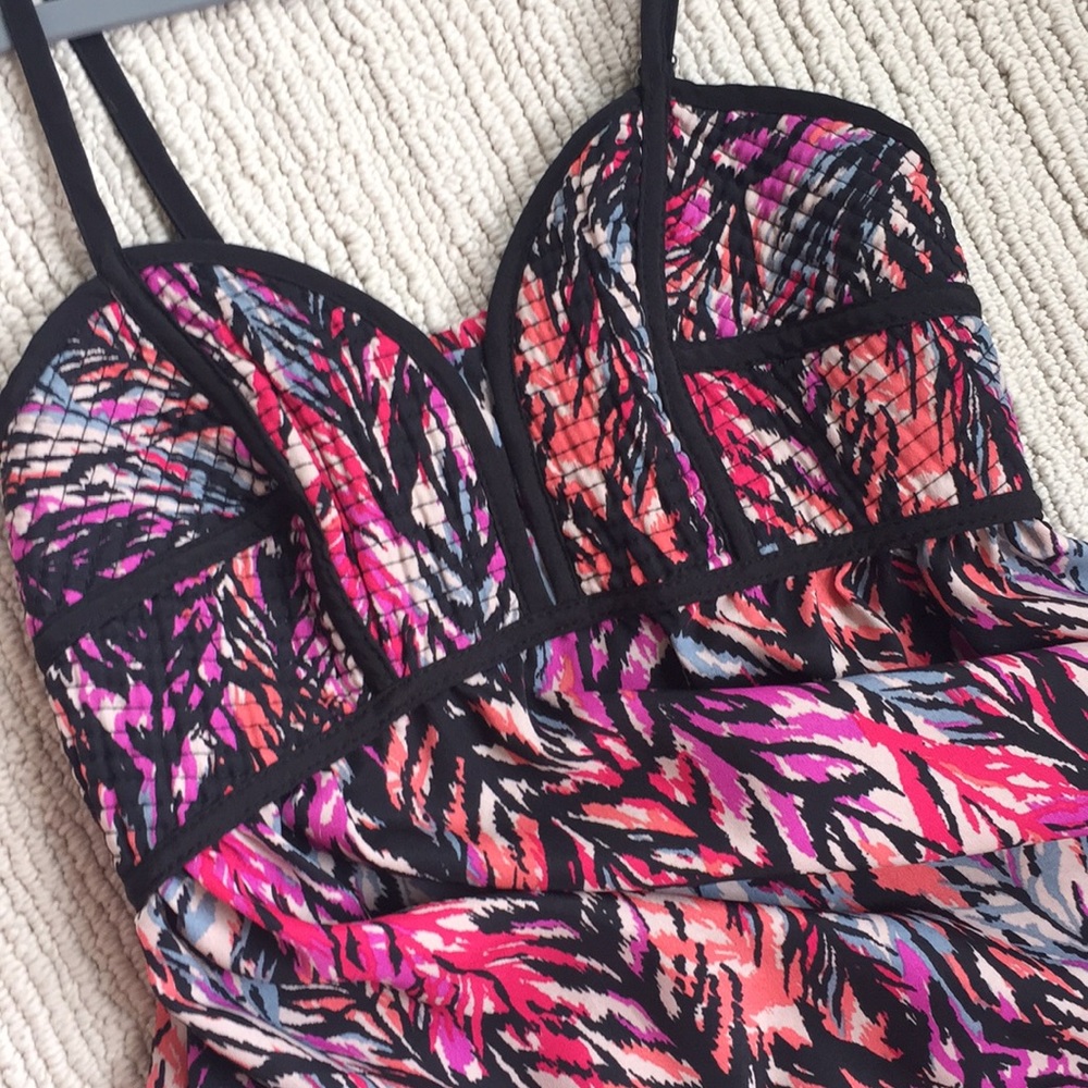 Super flattering summer dress!